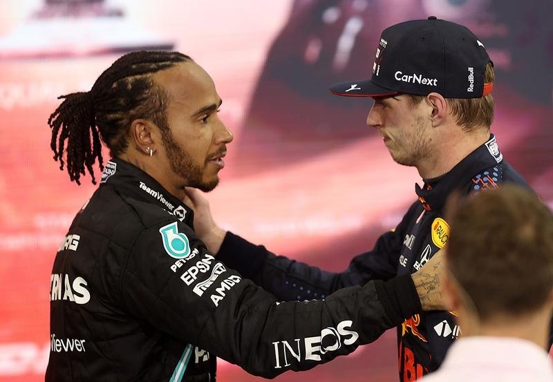  Ce au spus Verstappen și Hamilton după finalul dramatic din Formula 1