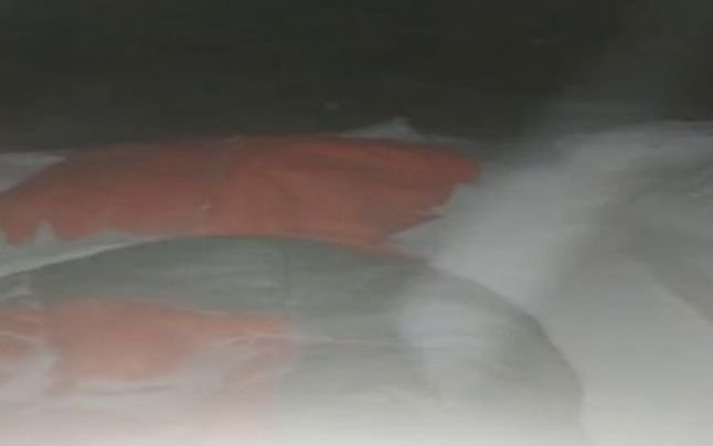  Un tânăr a petrecut o noapte cu ninsoare pe Vârful Păpuşa, într-un sac de dormit. A fost recuperat de Salvamont
