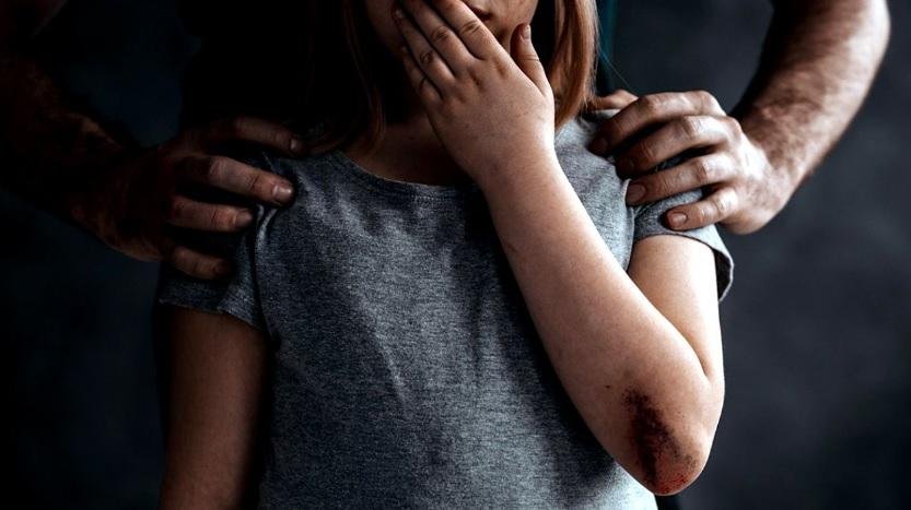  7 ani de închisoare: a violat-o pe nepoata de 15 ani