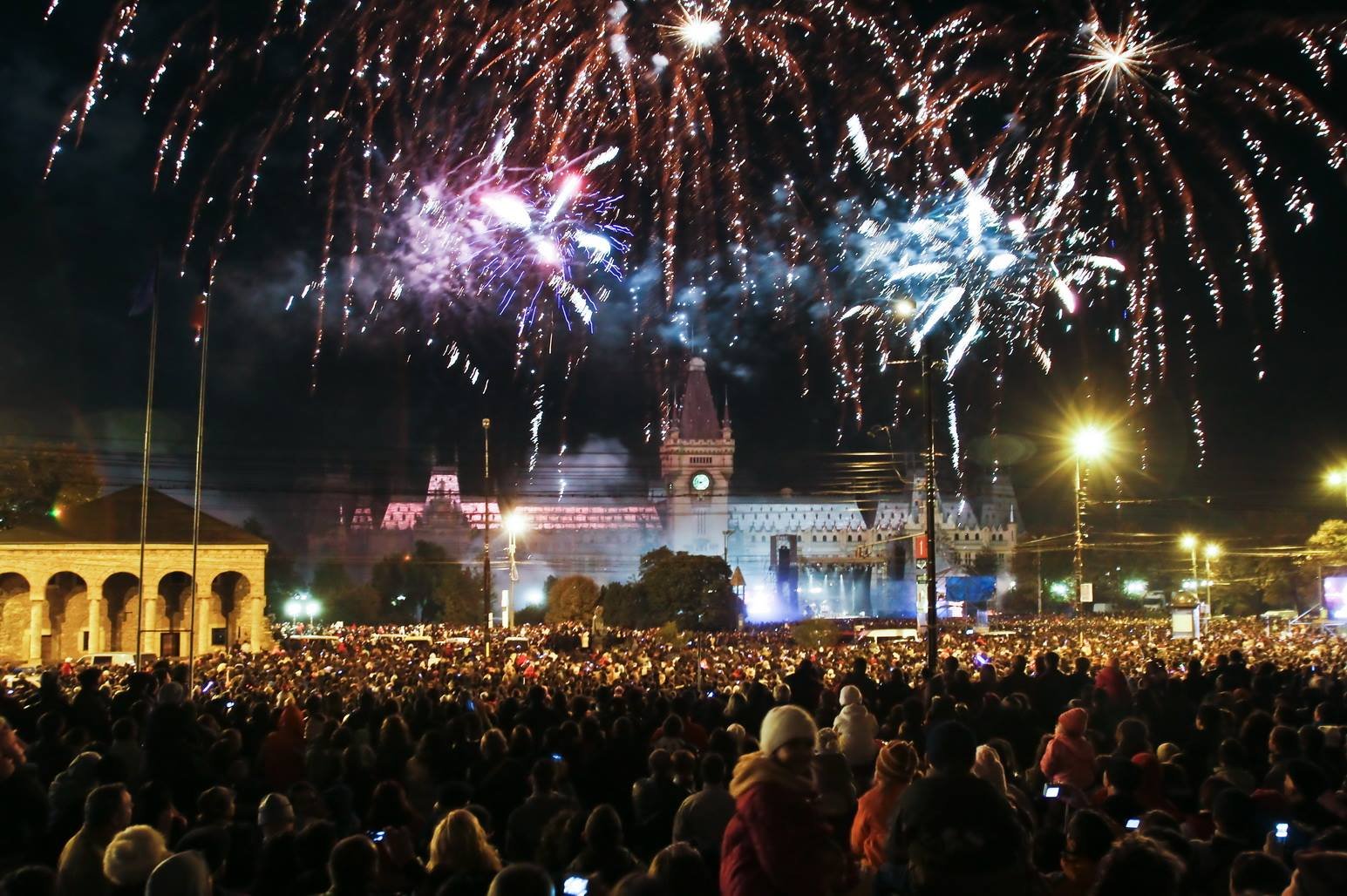  LIVE Consilierii locali decid azi dacă vom avea artificii și concert de Revelion în stradă