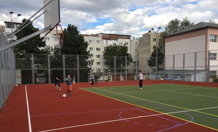  21 de terenuri de sport din şcoli sau licee din Iași, reabilitate de o firmă din Mureş