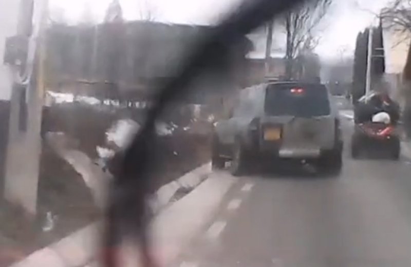  VIDEO Urmărire ca-n filme în două localități din Suceava. Trei indivizi, prinși de polițiști după ce s-au tras focuri de armă