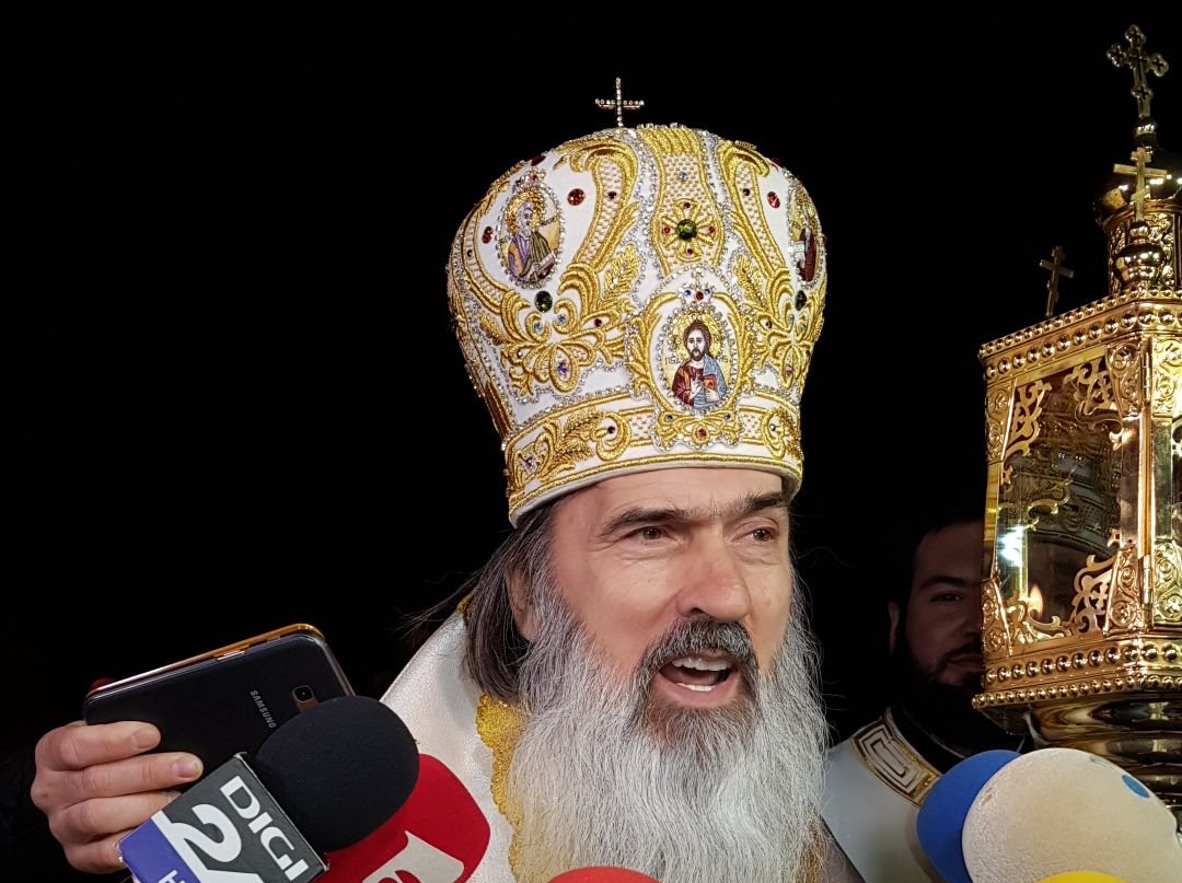  Sondaj: Mai puţin de doi români din trei mai au încredere în Biserică
