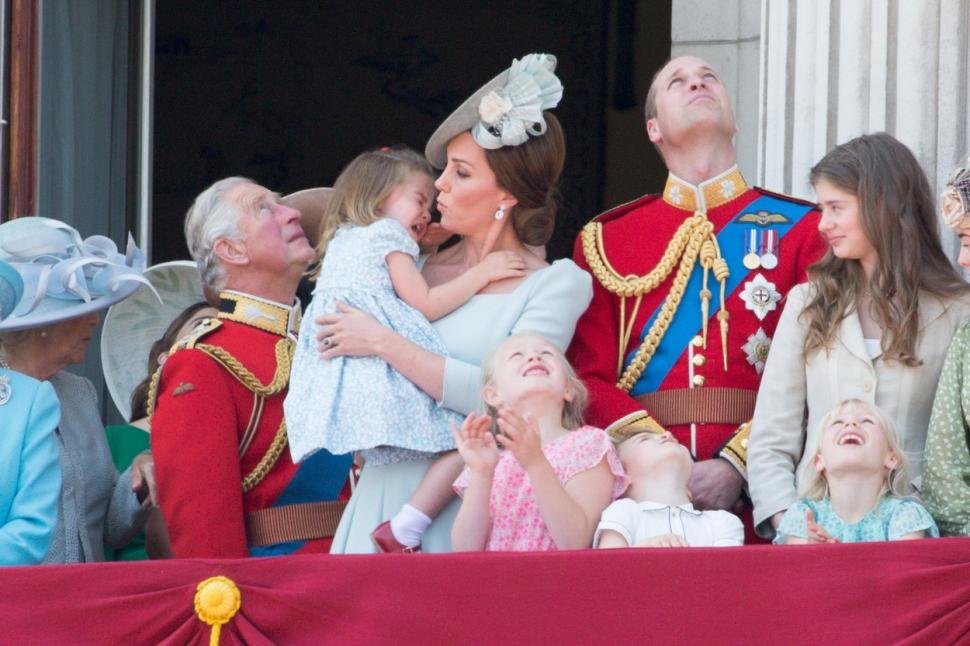  Cum își petrec Crăciunul copiii din Familia Regală a Marii Britanii