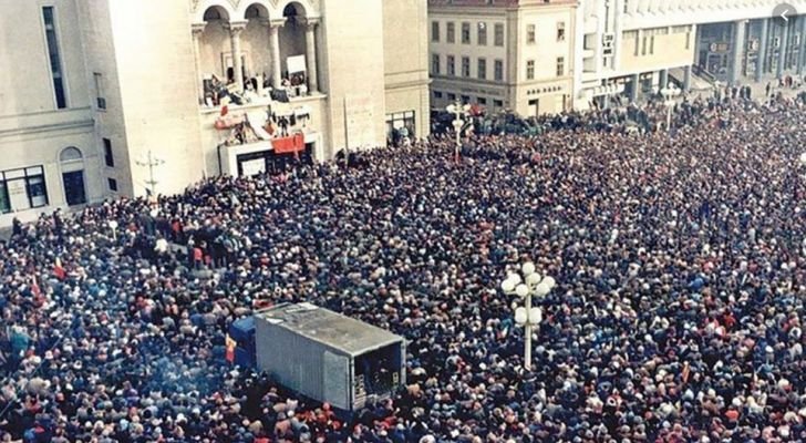  Slujbe pentru pomenirea eroilor Revoluţiei din decembrie 1989 în toate bisericile