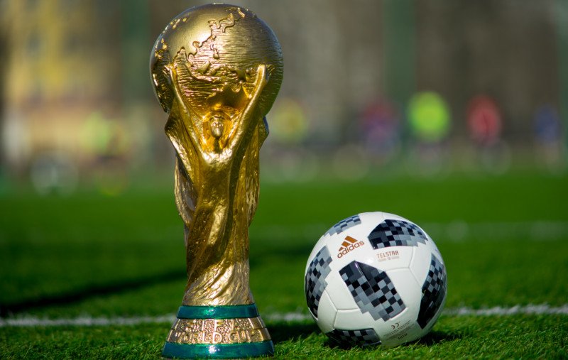  FIFA nu renunţă la organizarea Cupei Mondiale o dată la doi ani şi le promite federaţiilor 17 milioane de euro