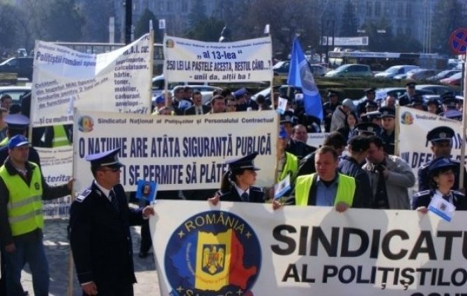 Protest al poliţiştilor şi angajaţilor din penitenciare