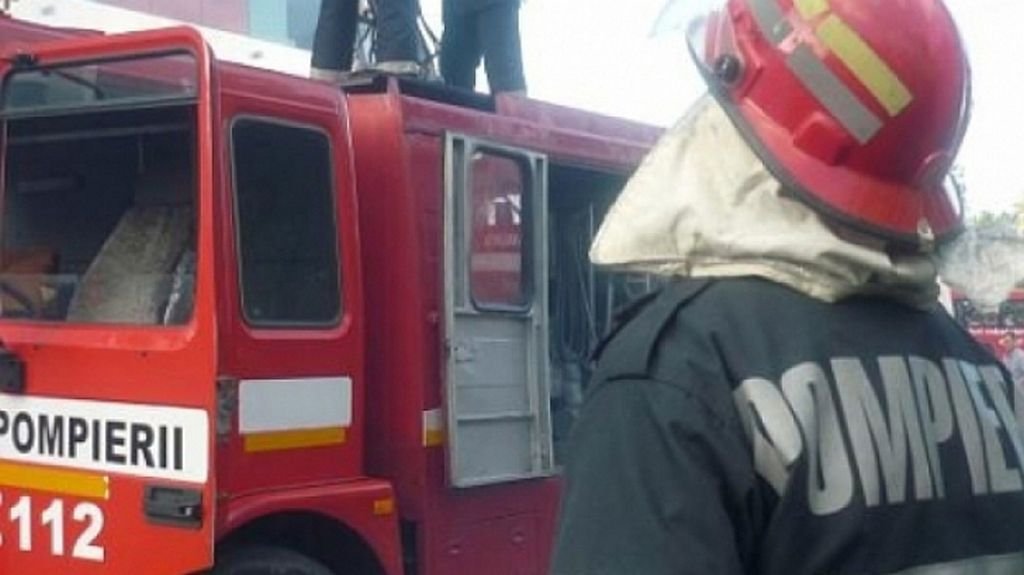  Incendiu cu o victimă în cartierul Dacia. A uitat oala pe foc