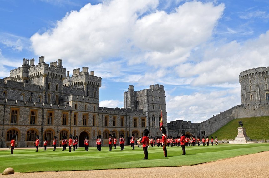  Un intrus înarmat cu arbaletă a fost arestat la Castelul Windsor în ziua de Crăciun