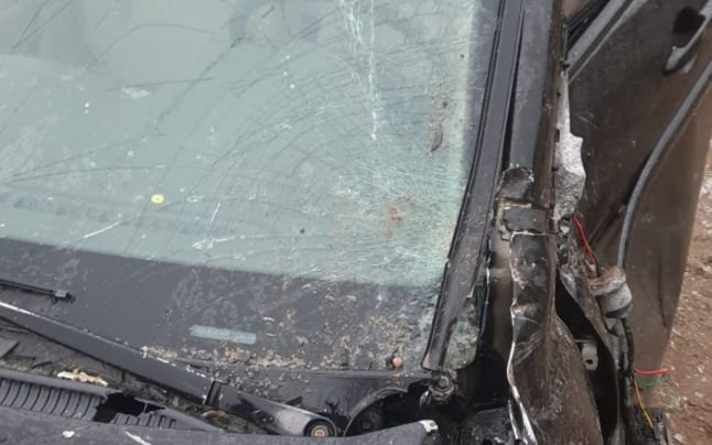  Polițist bătut de rudele unei șoferițe care a izbit cu BMW-ul mașina sa