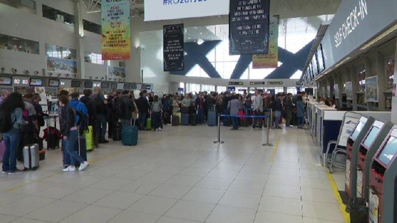  Anunț de la Aeroportul OTOPENI: pasagerii să vină cu cel puțin trei ore înainte de decolare, se așteaptă la cozi uriașe