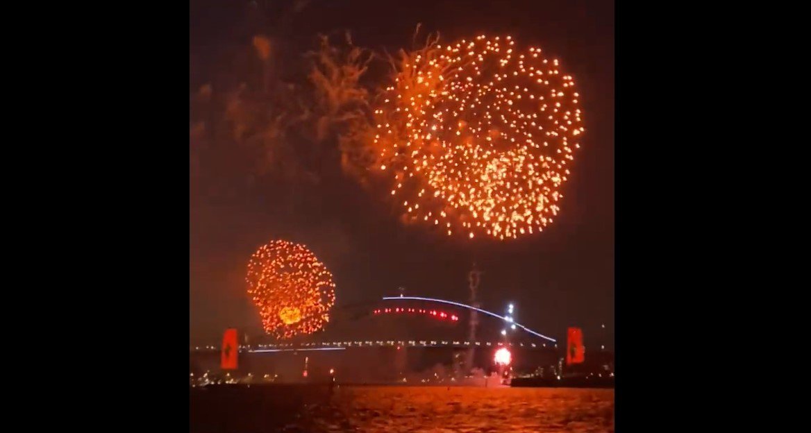  VIDEO – Primele ţări care au intrat deja în 2022! Spectacole grandioase de lumini şi focuri de artificii
