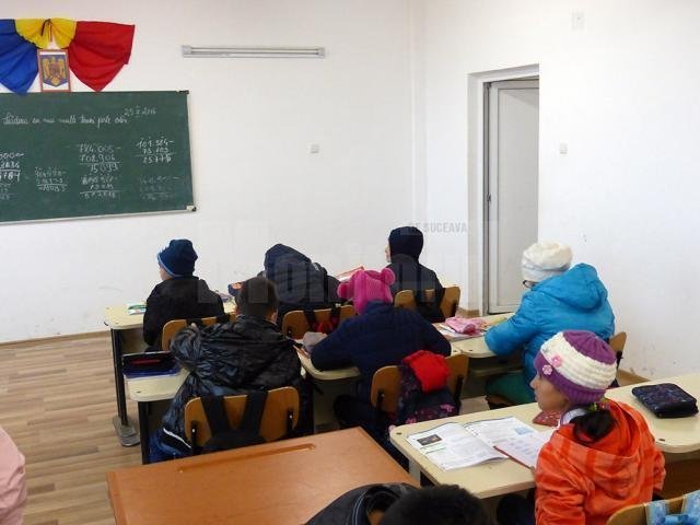  Elevii din Giurgiu fac cursurile online pentru că primăria nu are bani pentru căldură în școli