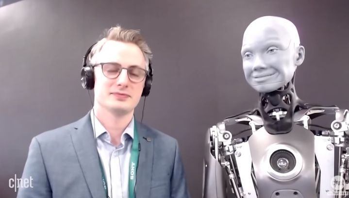  (VIDEO) La salonul de tehnologie de la Las Vegas, roboţii sunt tulburător de umani