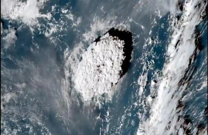  VIDEO: Erupția vulcanului Tonga văzută din Spațiu. Ce daune a provocat