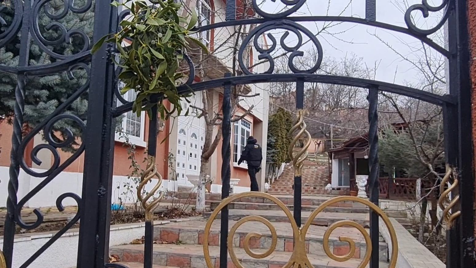  EXCLUSIV! Percheziții în lumea interlopă din Iași! Vila clanului Tănase, răscolită – FOTO/VIDEO