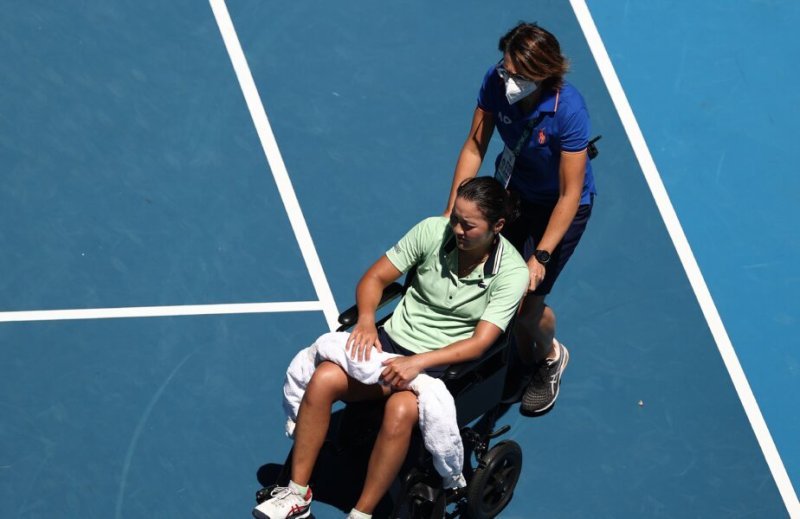  Harmony Tan a părăsit terenul în scaun cu rotile după o accidentare suferită în meciul cu Elina Svitolina