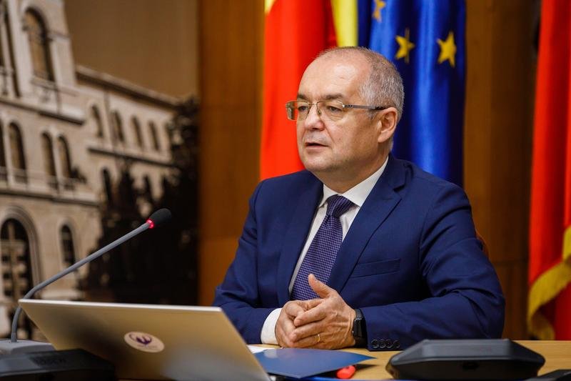  Primarul Emil Boc a interzis centralele termice individuale pe gaze naturale