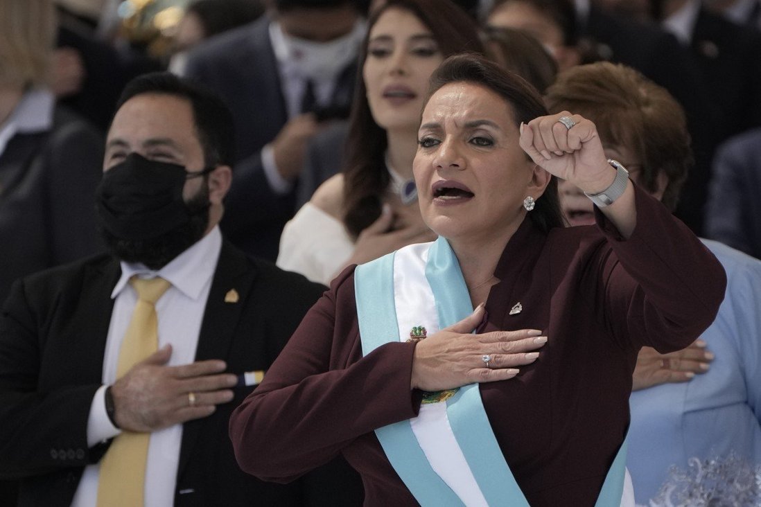  Honduras a învestit-o joi pe Xiomara Castro ca prima femeie preşedinte din istoria ţării