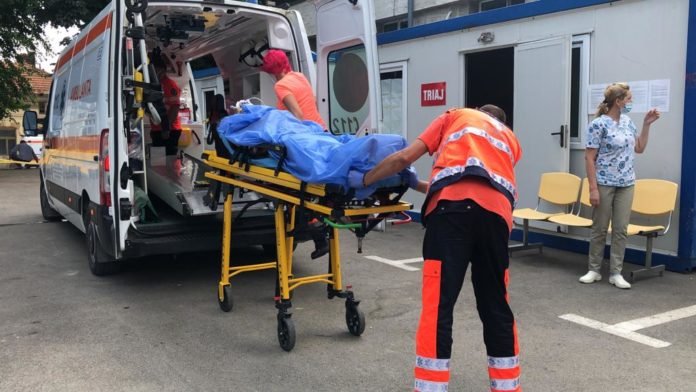  Medic de la UPU Botoşani, luat cu ambulanţa în timpul gărzii. A fost adus la Iaşi
