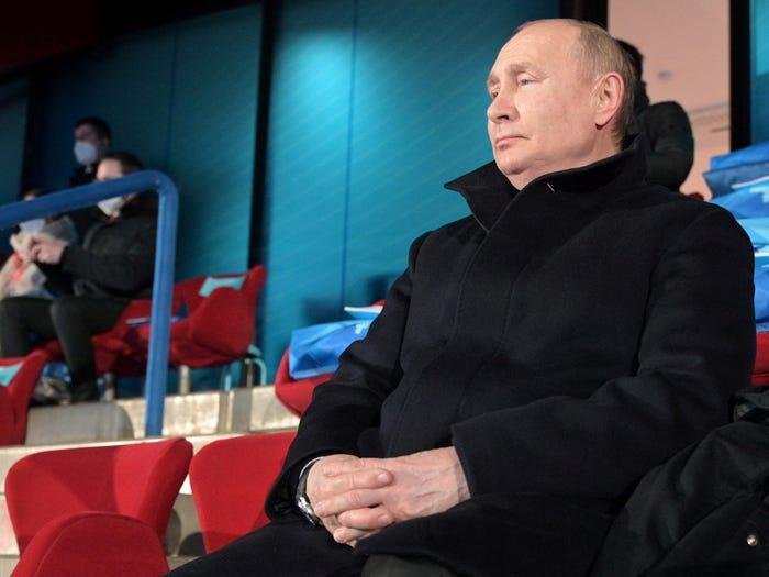  Putin a ațipit când au trecut sportivii ucraineni în deschiderea JO de la Beijing