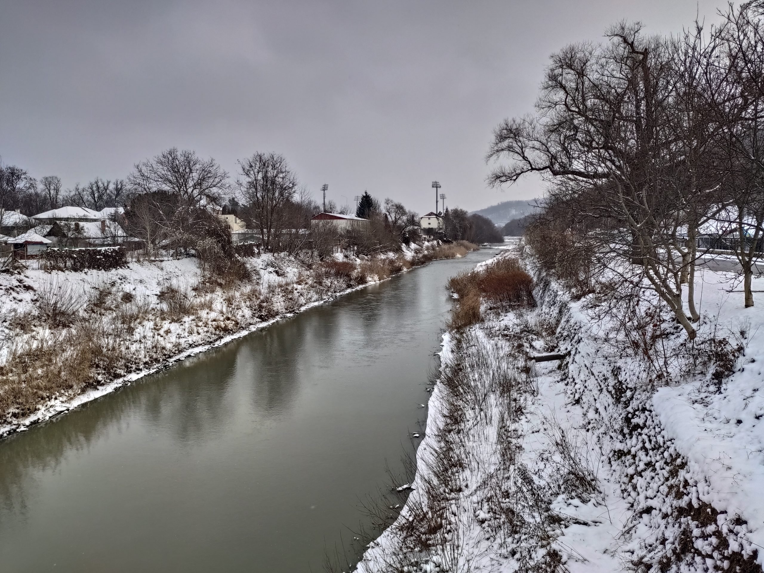  Au murit cei doi frați care au căzut în râul Bistriţa în timp ce se dădeau pe gheață