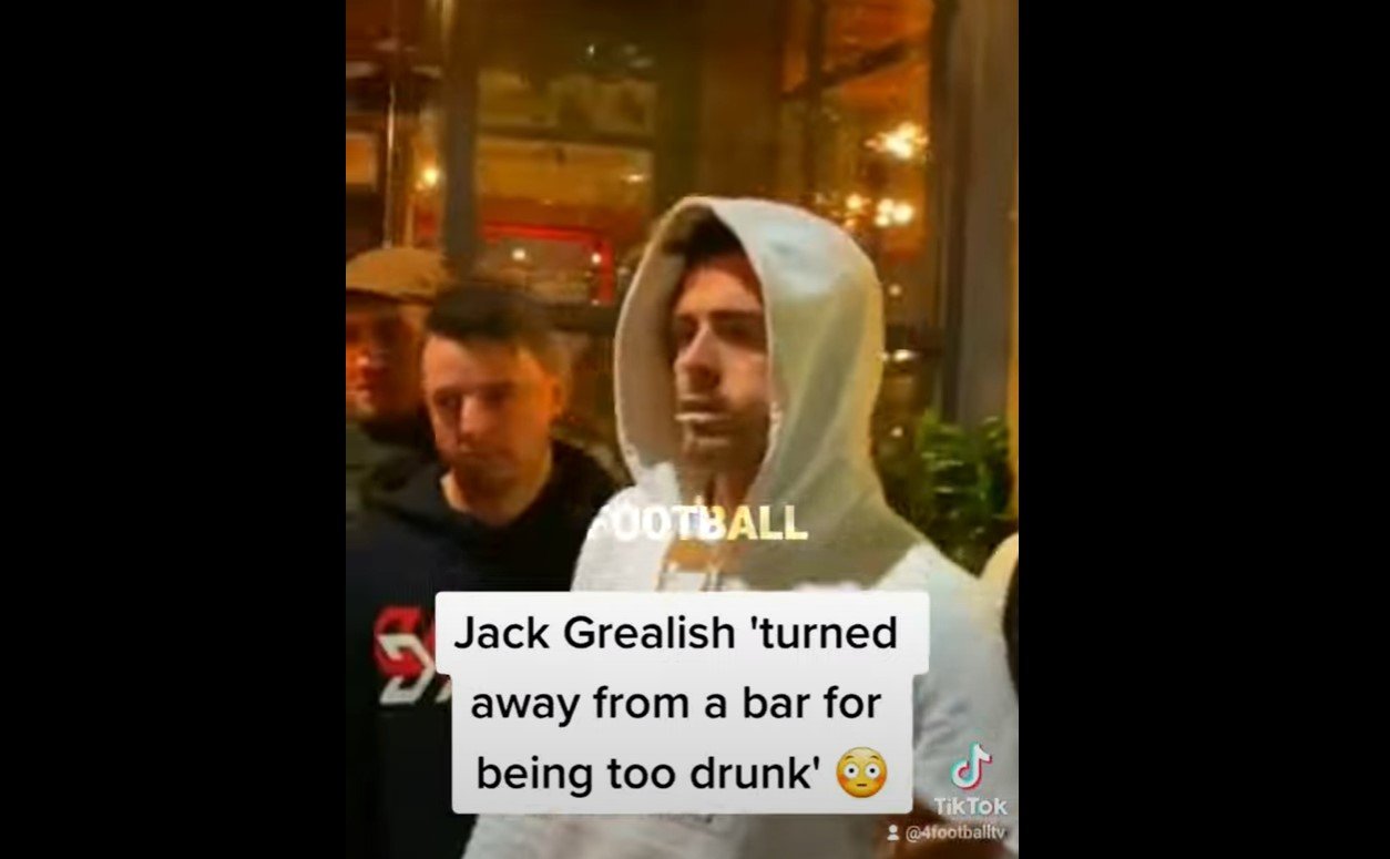  VIDEO – Grealish, filmat în timp ce încerca, aparent băut, să intre într-un club