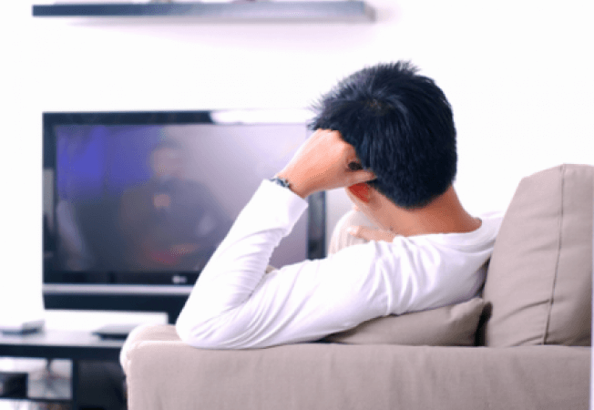  Dependenţii de TV pot dezvolta cheaguri de sânge