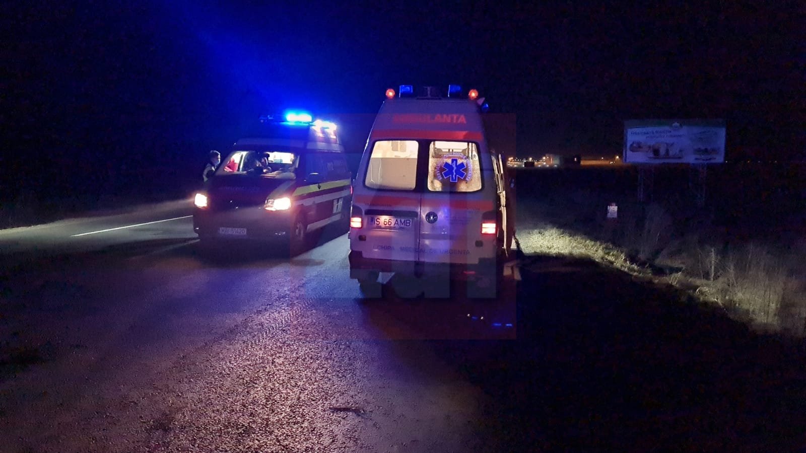  EXCLUSIV – Un BMW s-a răsturnat între Leţcani şi Podu Iloaiei. Trei persoane au ajuns la spital (FOTO-VIDEO)