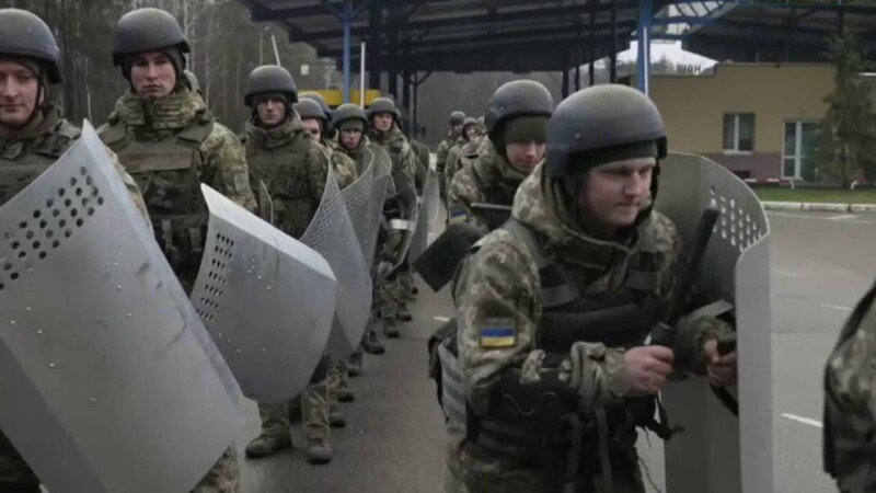  Mişcări de trupe la graniţa Ucrainei – Kievul cere o reuniune urgentă cu Moscova