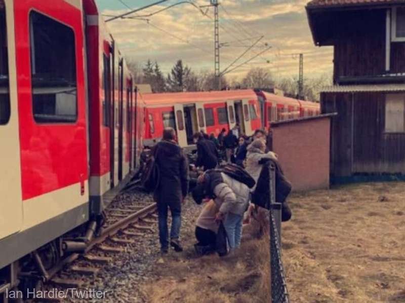  Coliziune între două trenuri în apropiere de Munchen: cel puțin un mort