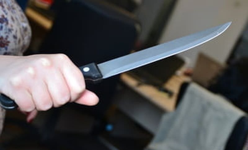  Femeie ucisă de soț cu cuțitul la Gura Bădiliței (Pașcani)