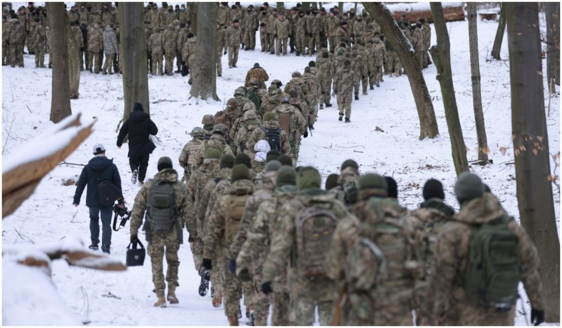  Rusia retrage primii militari de la granița cu Ucraina