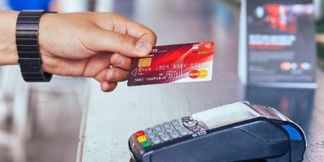  Valoarea totală procesată din tranzacţiile online cu cardul a crescut cu 55% în 2021