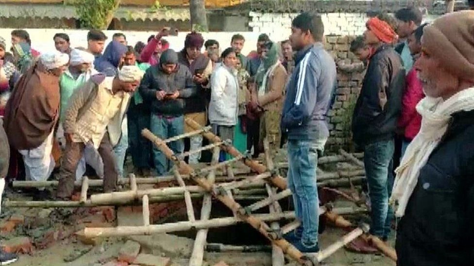  Caz straniu în India: 13 persoane care participau la o nuntă au murit după ce au căzut într-o fântână