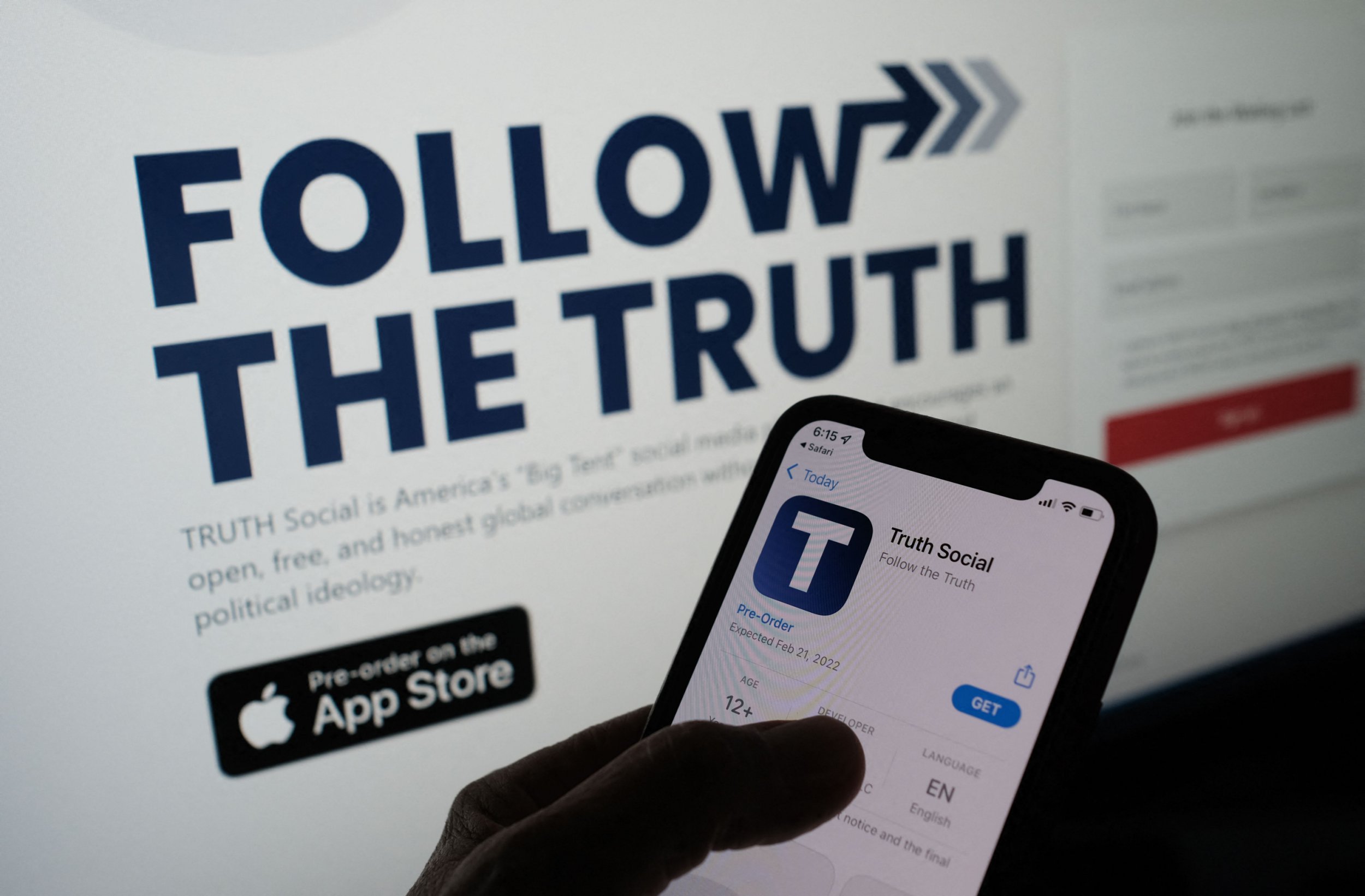  Noua platformă de socializare a lui Donald Trump, Truth Social, va fi lansată în magazinul App Store al Apple