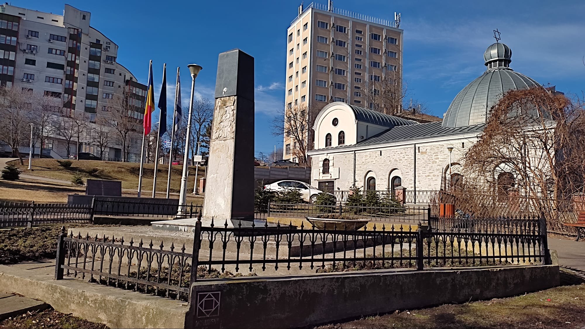  Monumentul din faţa Sinagogii intră în reparaţii