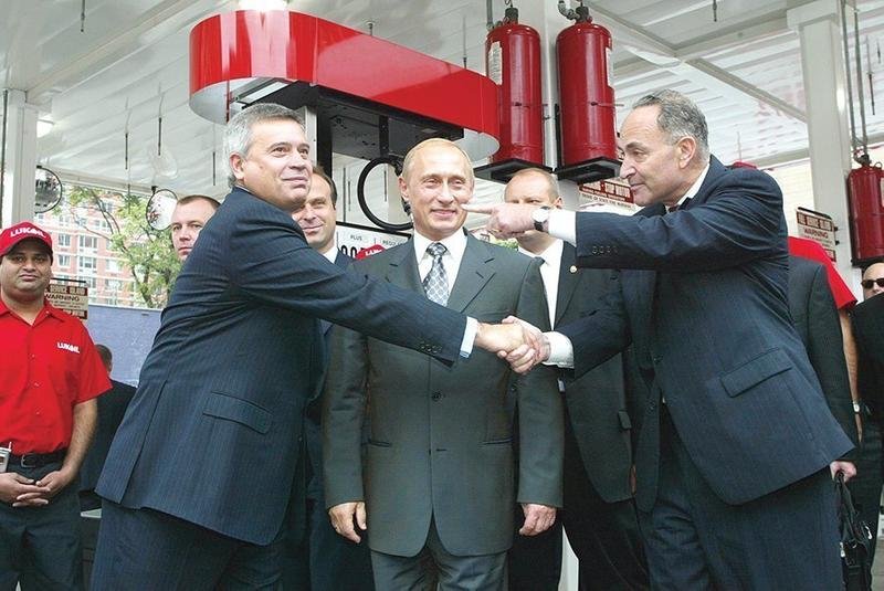  România finanțează războiul lui Putin. Armata, Poliția, SPP, DNA cumpără combustibil de la Lukoil