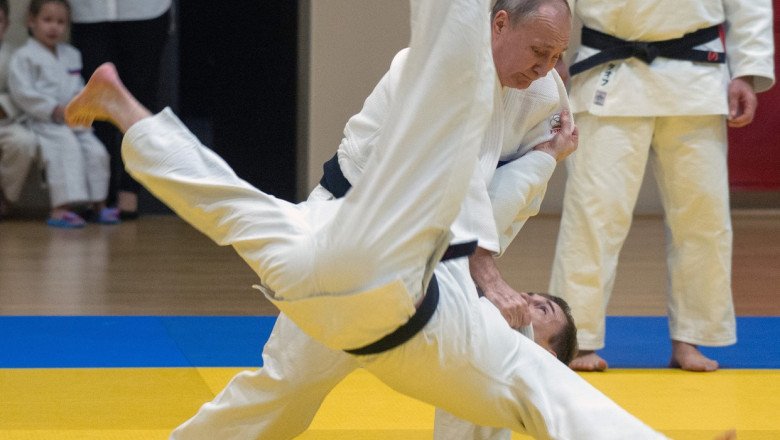  Federaţia Internaţională de Judo l-a suspendat pe Vladimir Putin din toate funcțiile