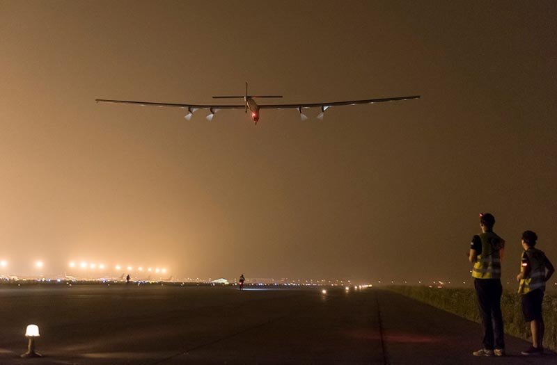  FOTO: Istoria neştiută a avionului din Elveţia care a făcut înconjurul lumii fără o picătură de combustibil