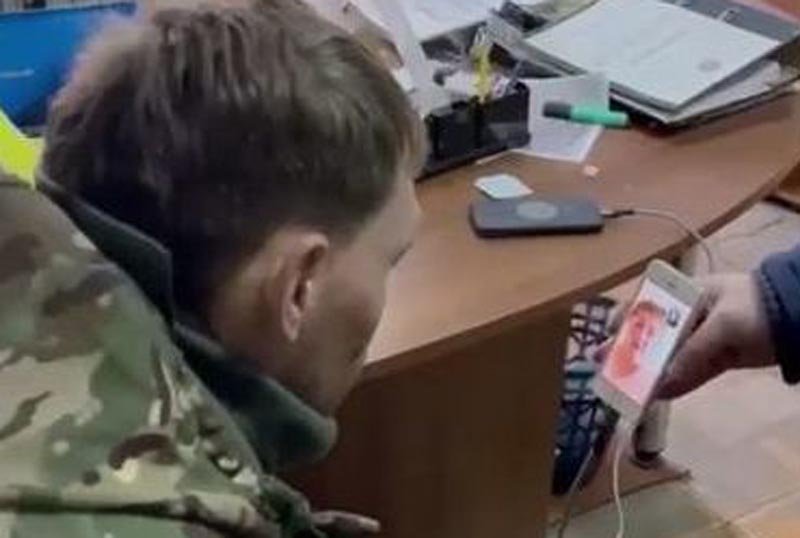  VIDEO: Soldat rus prizoner la ucraineni, către mama sa: Ai noştri bombardează spitale, grădiniţe, trebuie spus peste tot