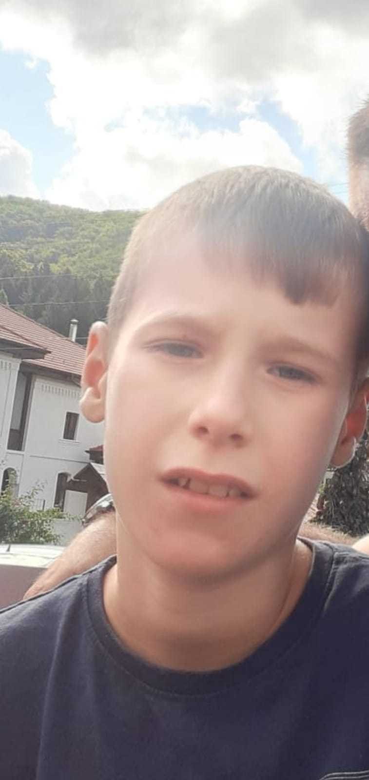  Copil de 10 ani din judeţul Gorj, dispărut. El se juca la marginea unei păduri, unde se afla cu mama sa
