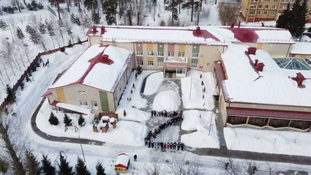  Rușii au năvălit într-un spital de psihiatrie. 670 de persoane blocate în interior