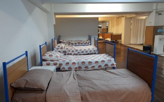  500 de paturi cu saltele și așternuturi vor mai ajunge la Iași pentru refugiați
