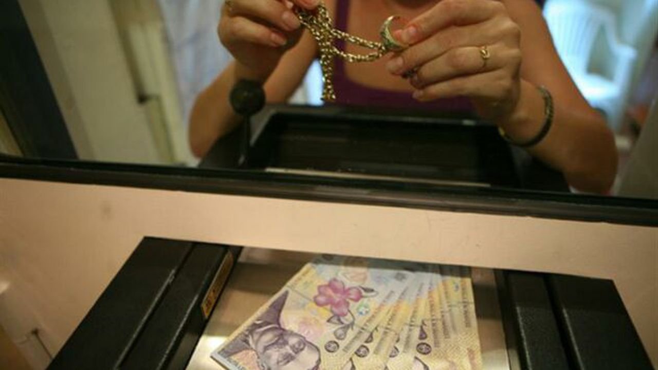  Un ieşean a furat bijuterii de 50.000 de euro din Italia şi le-a vândut la amanet