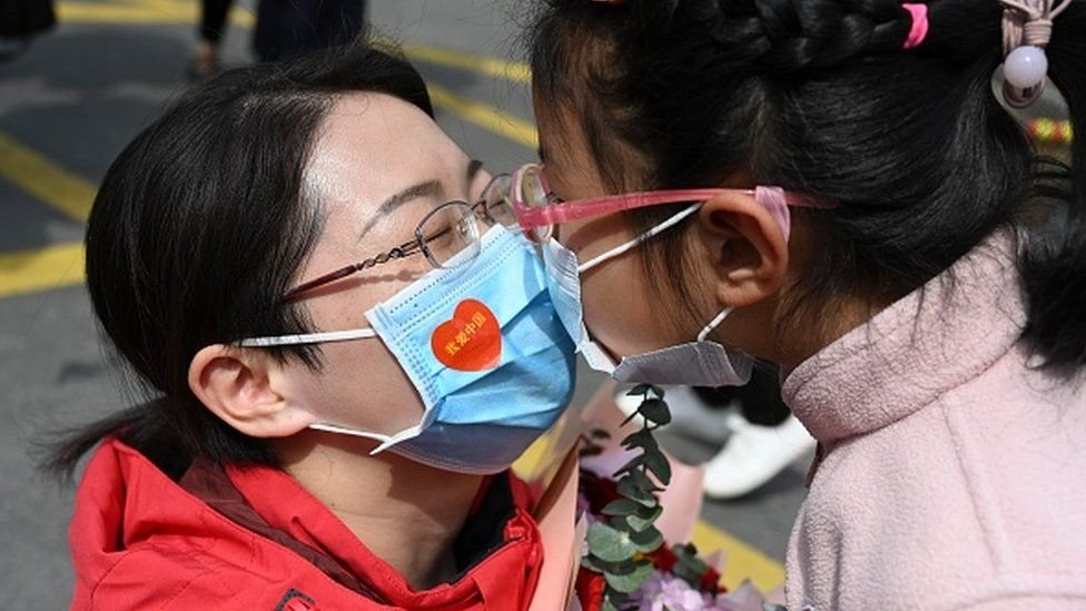  China a raportat azi cel mai mare număr de cazuri COVID din ultimii doi ani