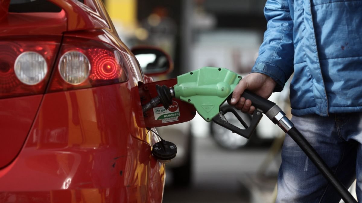  Preţul carburanţilor în România a depăşit 8 lei pe litru