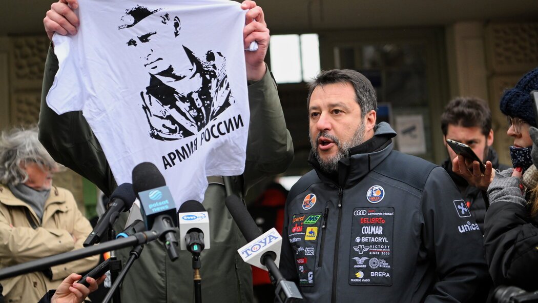  Ar merita şi Şoşoacă acest tratament? Salvini, umilit în Polonia: „Mă scuzaţi, mă scuzaţi…”