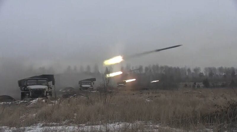  Armata rusă bombardează puternic multe dintre oraşele din Ucraina
