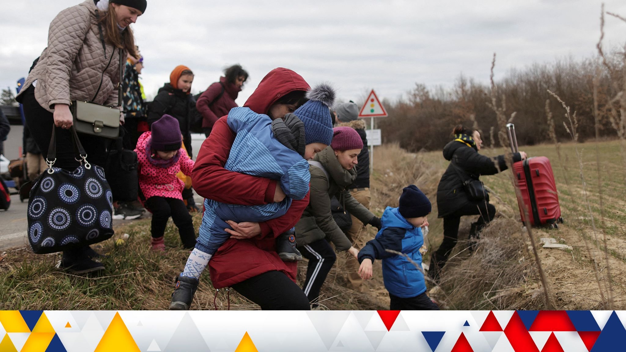  Britanicii vor primi 350 lire sterline pe lună ca să găzduiască refugiați ucraineni